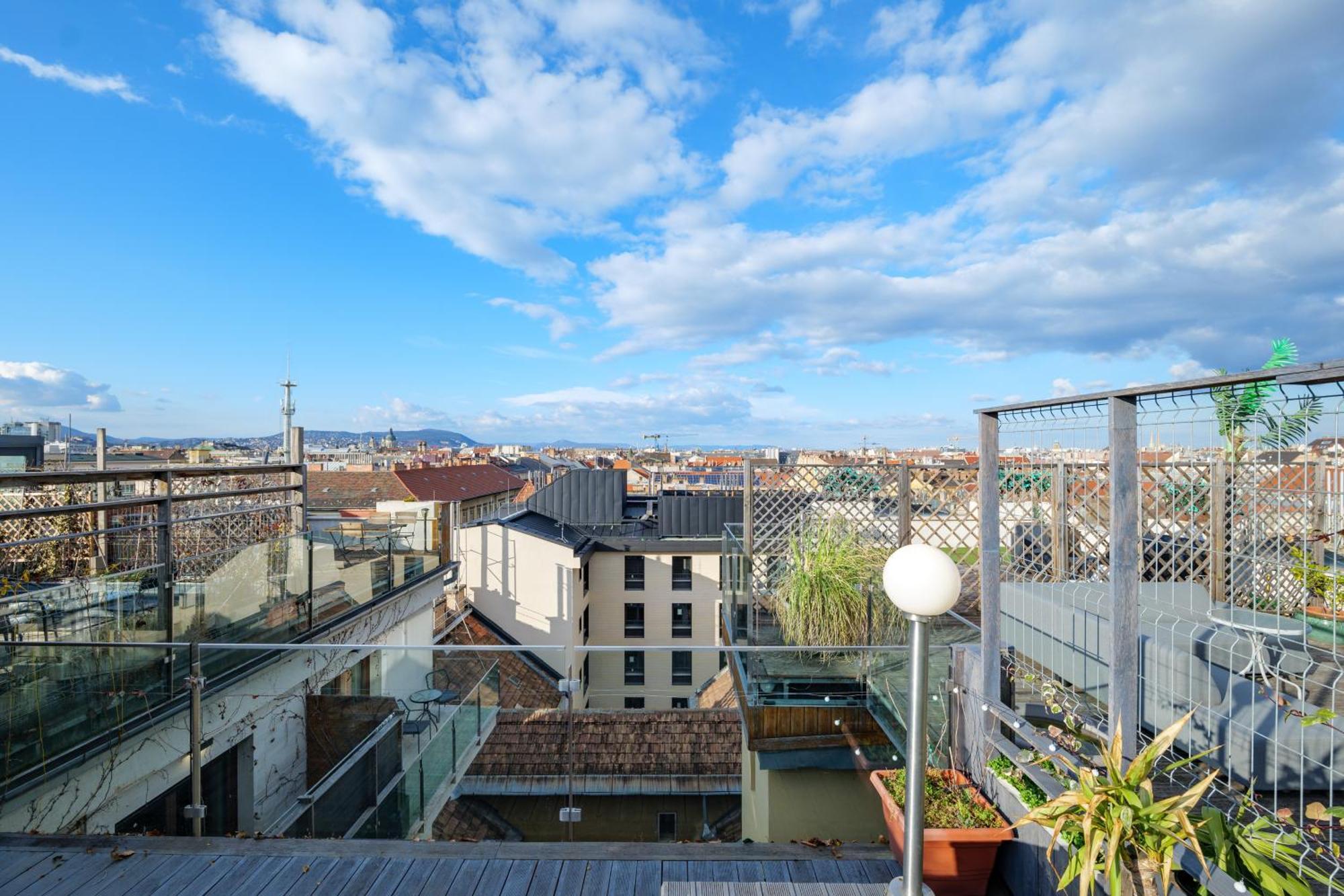 3Bedroom Triplex Rooftop Apartment Budapest Eksteriør bilde